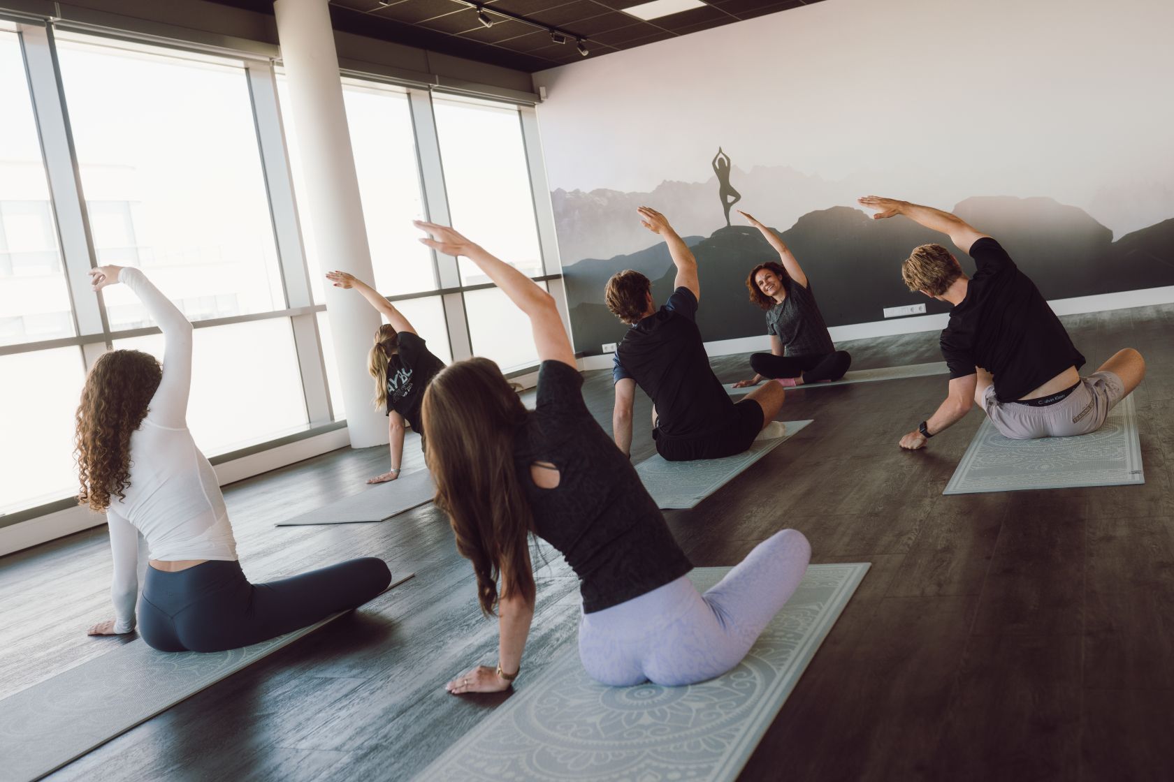 pilates stretch door een groep
